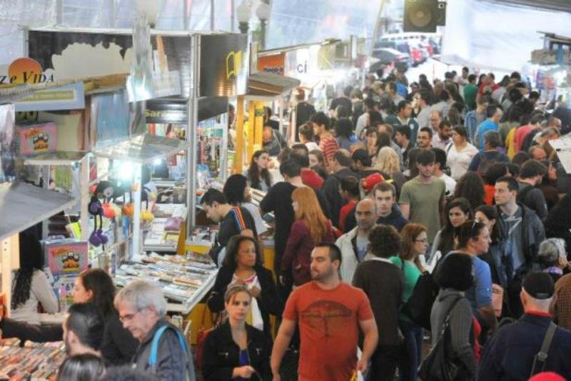 Vendas na Feira do Livro de Porto Alegre caem 4,85%
