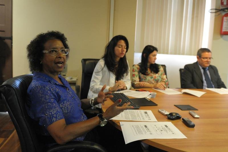 Pesquisa aponta que mulheres negras s&atilde;o duplamente discriminadas