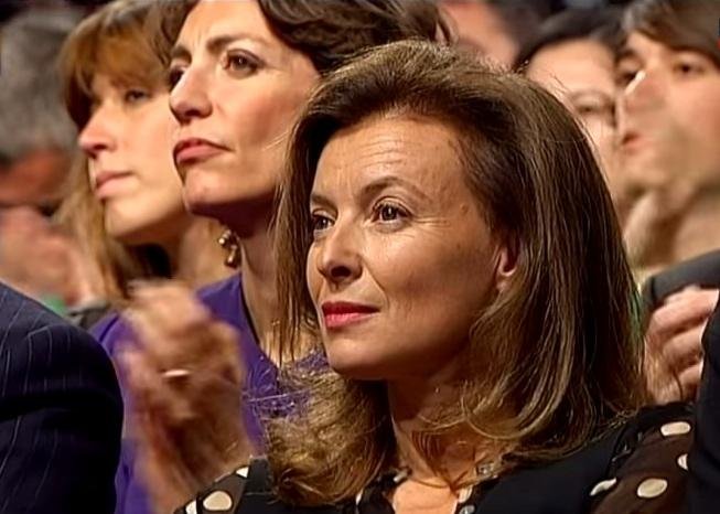 Val&eacute;rie Trierweiler lucrar&aacute; at&eacute; 1,7 milh&atilde;o de euros com livro