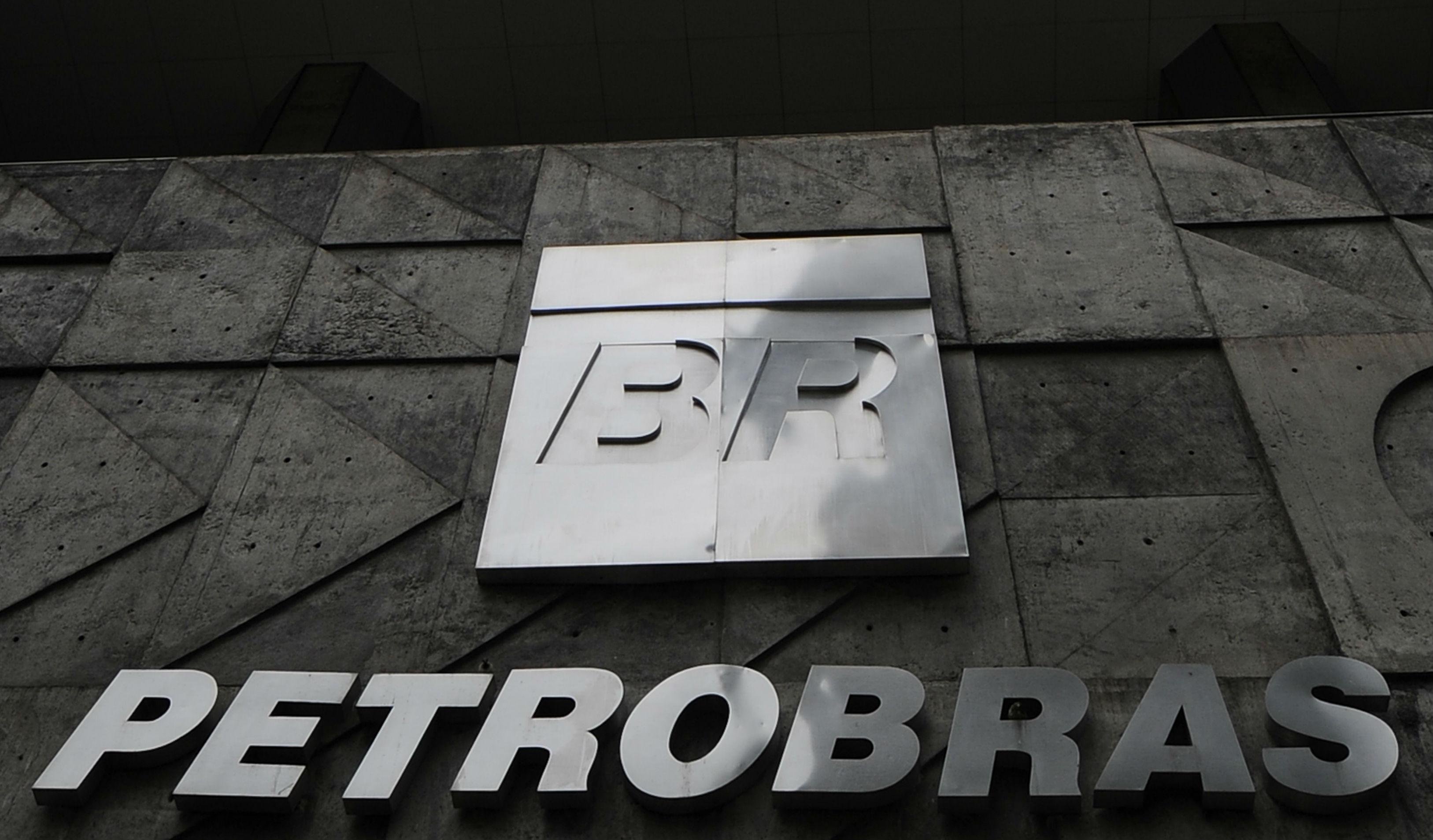 Valor em contratos n&atilde;o licitados na Petrobras pode chegar a R$ 30 bilh&otilde;es