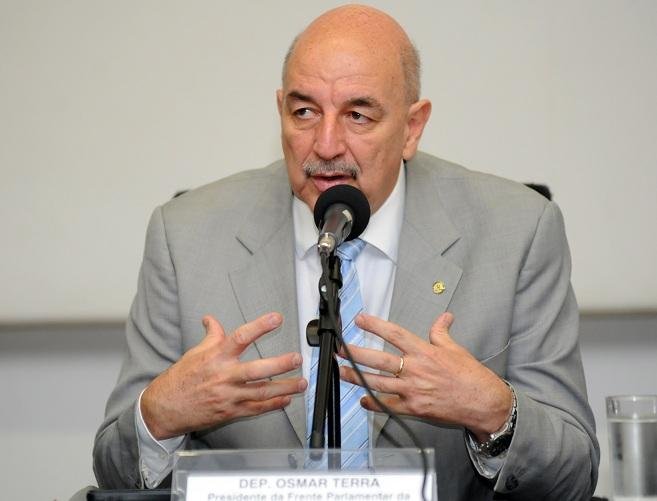 Projeto do deputado Osmar Terra (PMDB-RS) pretende dar 30 dias para a licen&ccedil;a-paternidade