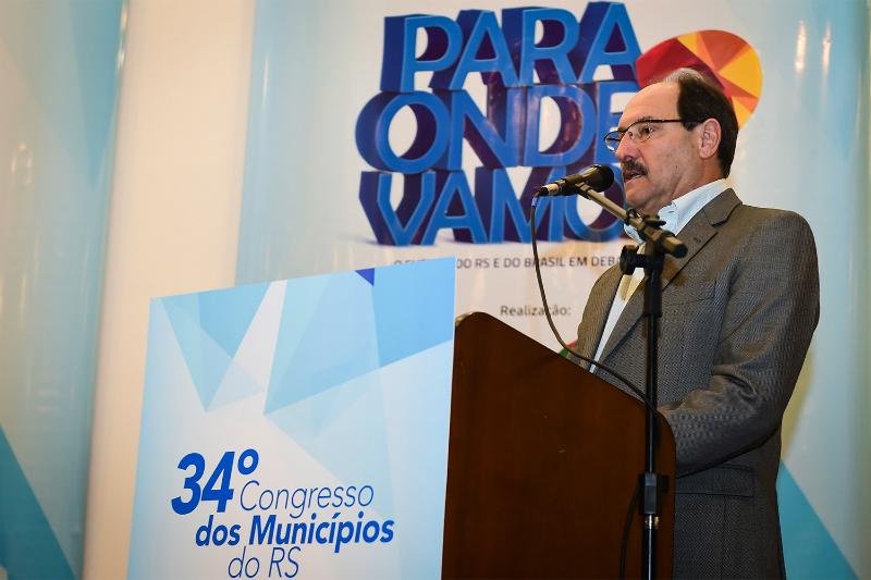 Sartori promete canal direto de comunica&ccedil;&atilde;o com os prefeitos