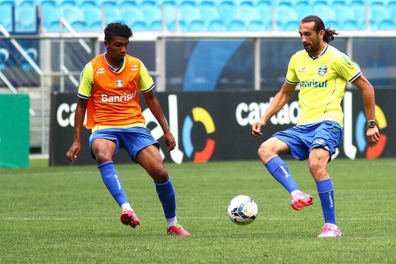 Centroavante n&atilde;o ser&aacute; problema contra Corinthians