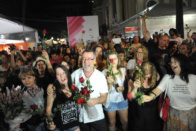 Cortejo festivo encerrou a 60&ordf; Feira do Livro de Porto Alegre