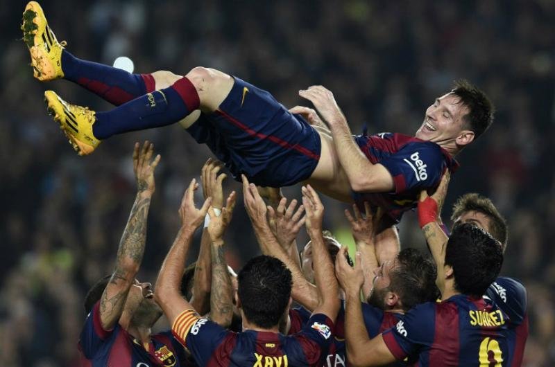 Craque argentino marcou o primeiro, o quarto e o quinto na goleada sobre o Sevilla