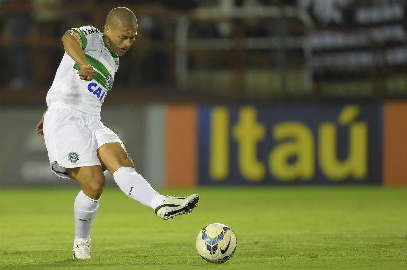 Alex elogia treinador por recupera&ccedil;&atilde;o do Coritiba no Brasileir&atilde;o