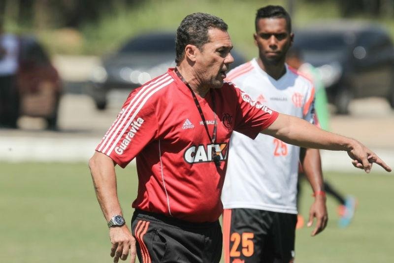 Luxa confirma Flamengo com for&ccedil;a m&aacute;xima na reta final do Brasileir&atilde;o 