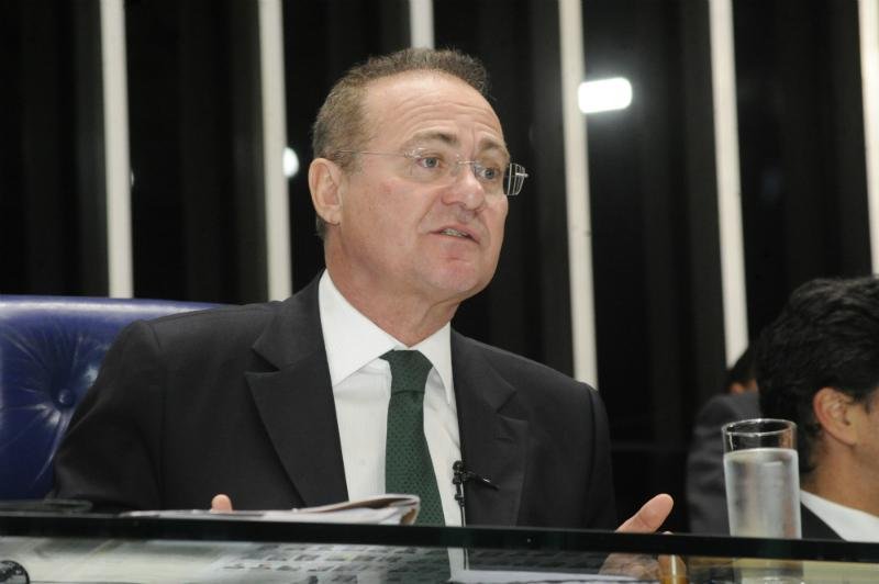 Renan Calheiros quer votar texto que flexibiliza meta fiscal