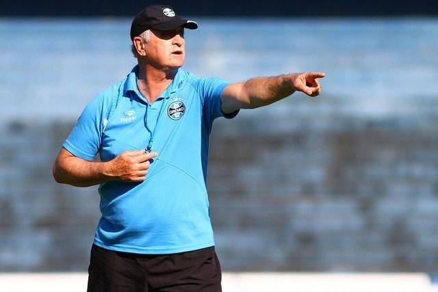 Gr&ecirc;mio define planejamento para 2015 