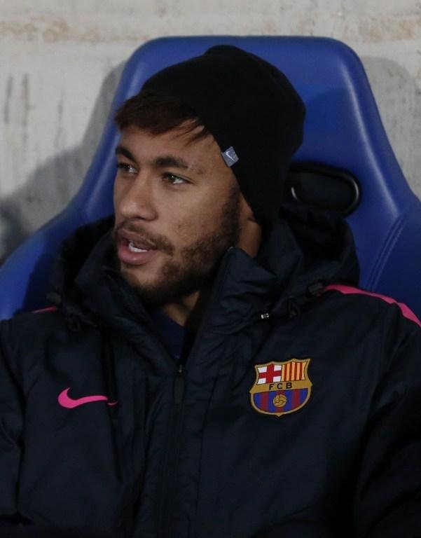 Neymar ficou incomodado com reserva em jogo da Liga dos Campe&otilde;es, diz jornal