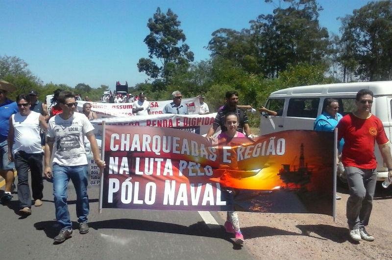 Grupo de 250 pessoas chegou a bloquear parcialmente a ERS 401
