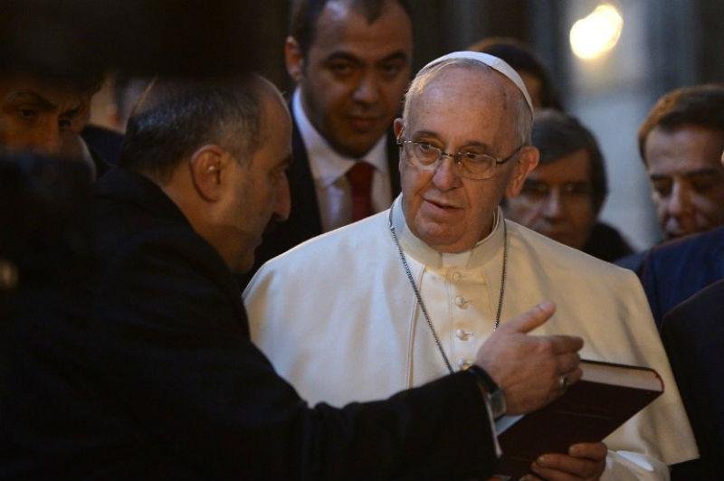 Papa visita Turquia para di&aacute;logo entre religi&otilde;es