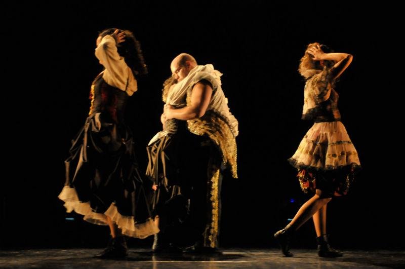 Dan&ccedil;a contempor&acirc;nea e bal&eacute; nos palcos da Capital neste domingo