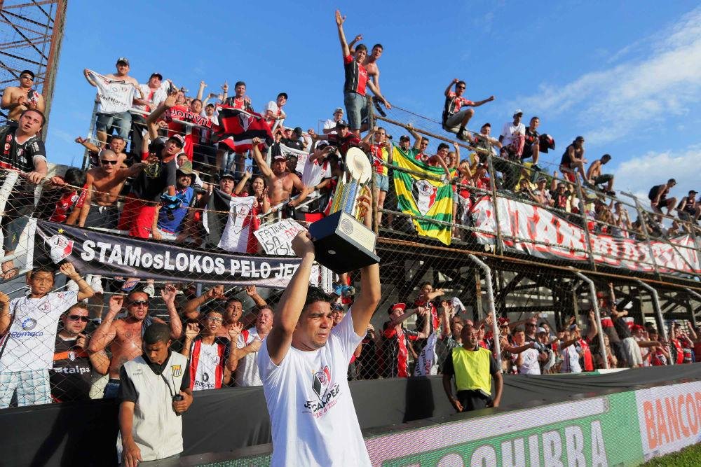 Joinville &eacute; campe&atilde;o da S&eacute;rie B e Ava&iacute; conquista &uacute;ltima vaga