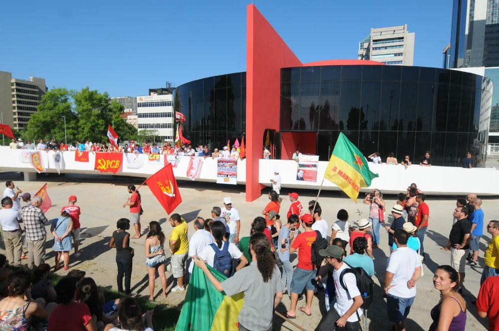 Ato teve presen&ccedil;a de representa&ccedil;&otilde;es pol&iacute;ticas