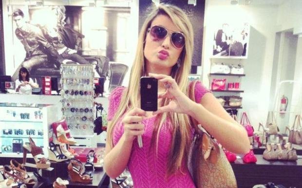 Apresentadora passou por cirurgia de emerg&ecirc;ncia 