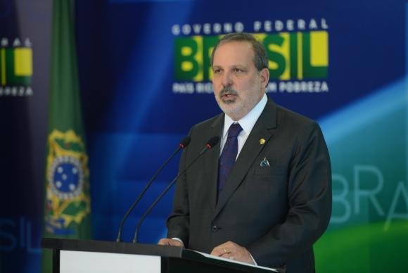 Novo ministro do Desenvolvimento, senador Armando Monteiroo, fala em dinamismo para a ind&uacute;stria nacional