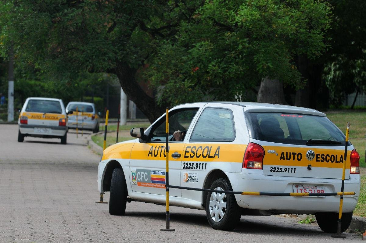 Servidores do Detran suspendem paralisa&ccedil;&atilde;o esperando acordo com o governo