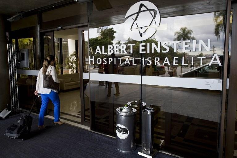 Pel&eacute; est&aacute; internado desde a semana passada no Hospital Albert Einstein
