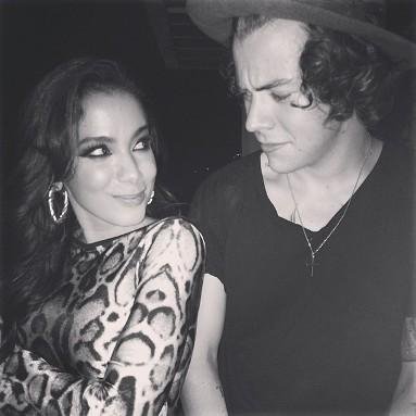 Ao lado de Harry Styles, Anitta tamb&eacute;m fez sucesso na rede social