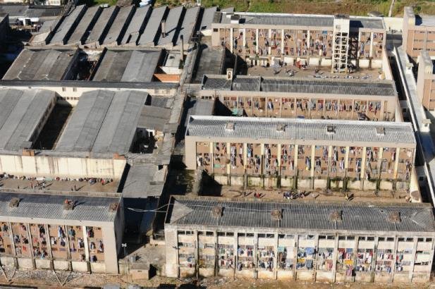 Central comporta hoje dois mil presos, mas recebe em torno de 3,7 mil