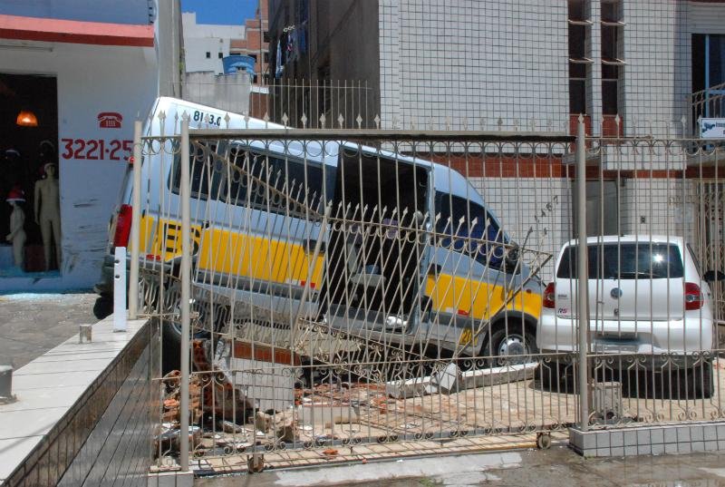 Acidente com van deixou 11 pessoas feridas em Santa Maria