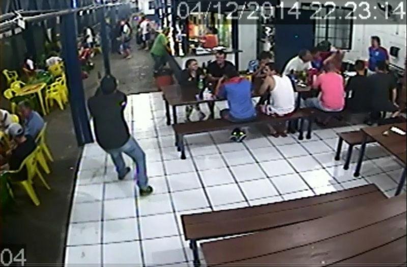 Um homem morreu v&iacute;tima de uma bala perdida no incidente