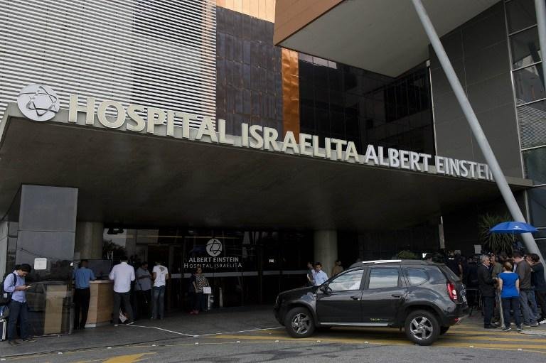 Pel&eacute; est&aacute; internado no Hospital Albert Einstein