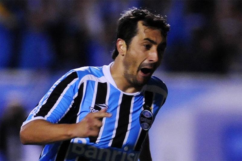 Presidente reconhece que meia ter&aacute; de se recondicionar no Gr&ecirc;mio