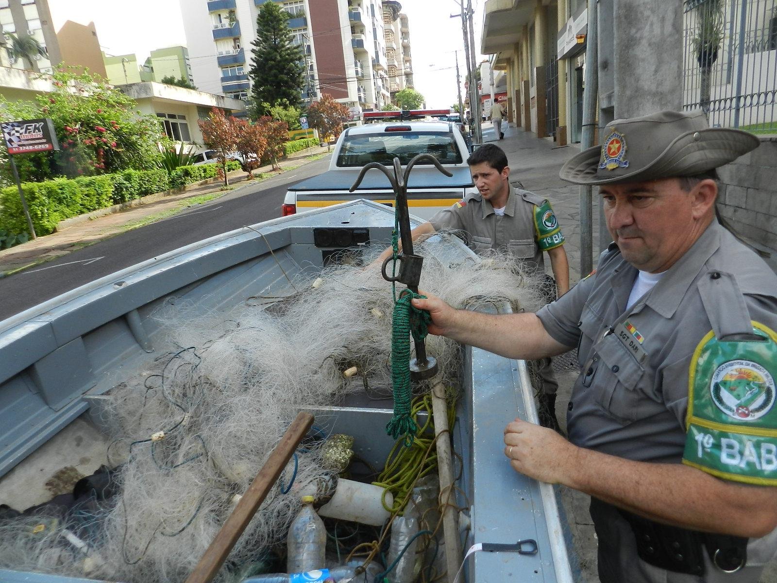 Patrulha ambiental recolheu rede de pesca irregular no Vale do Taquari