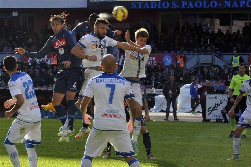 Zagueiro Henrique estaria na mira do Inter para 2015