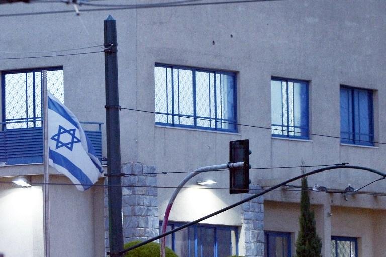 Embaixada de Israel em Atenas &eacute; atacada