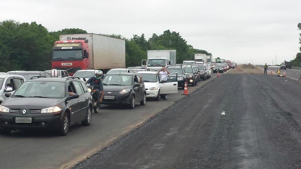 Ap&oacute;s meia-hora, termina o protesto no freeway