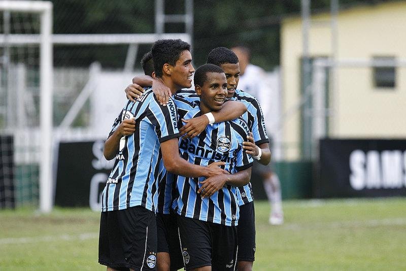 Gr&ecirc;mio golelou o Goi&aacute;s neste s&aacute;bado