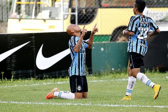 Atacante do Gr&ecirc;mio exalta classifica&ccedil;&atilde;o do time no Brasileiro Sub-20