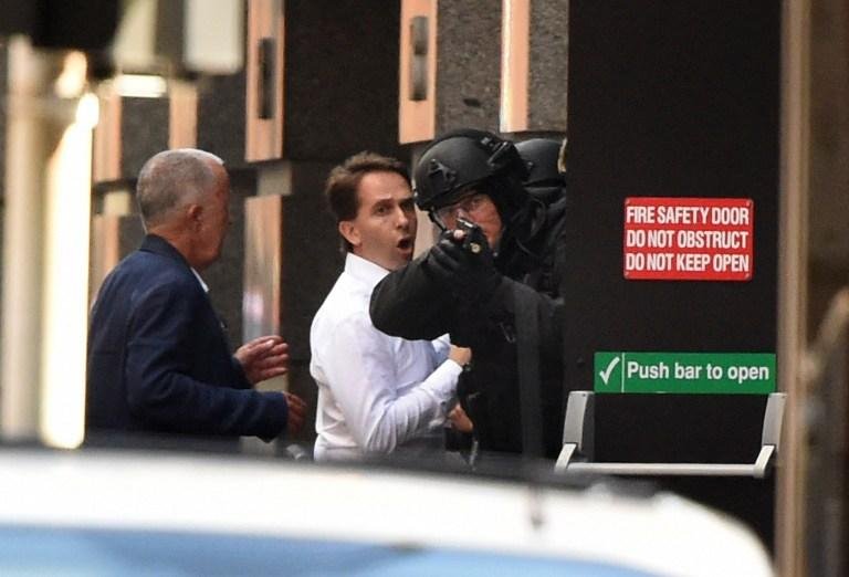 Homem teria bomba presa ao corpo, diz brasileira que mora em Sidney