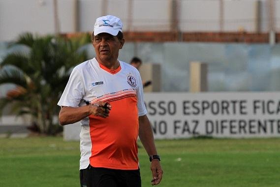 T&eacute;cnico Francisco Di&aacute; chegou ao Campinense em setembro