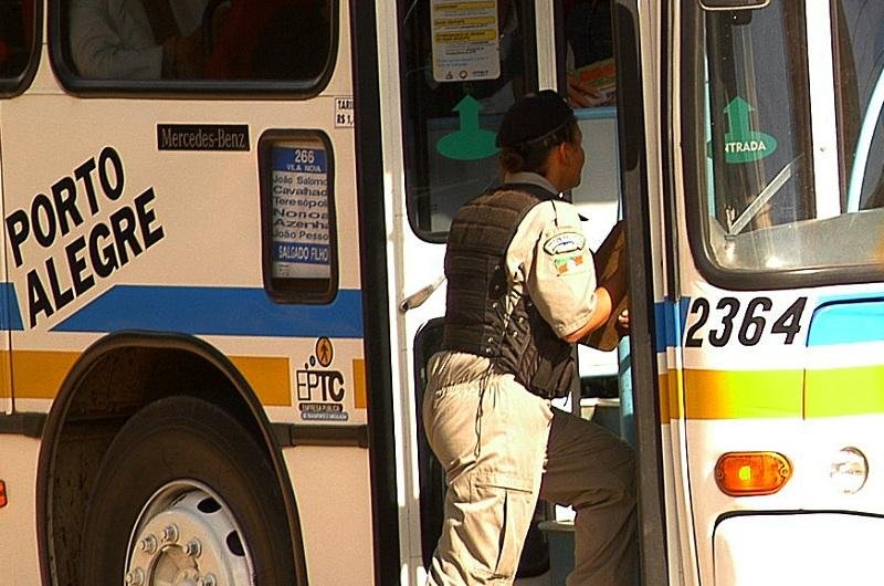 C&acirc;mara de Vereadores aprovou emendas estendendo o benef&iacute;cio a todos os servidores de n&iacute;vel m&eacute;dio