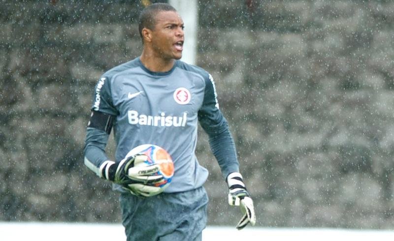 Dida se machuca na It&aacute;lia e pode desfalcar Inter no come&ccedil;o da temporada
