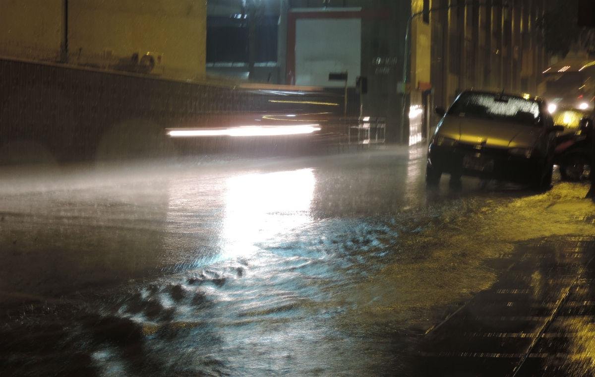 Mais de 170 mil ficam sem luz em raz&atilde;o da chuva