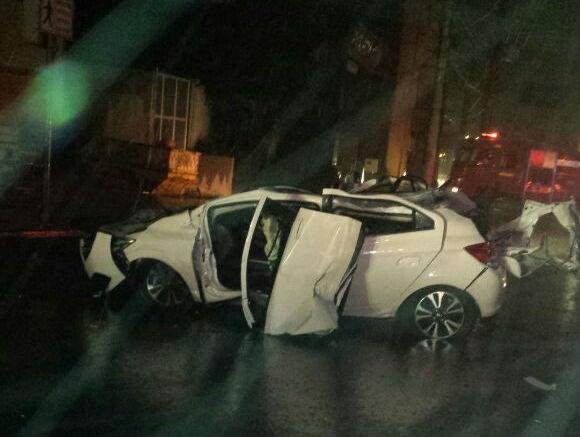 Acidente ocorreu em meio ao temporal