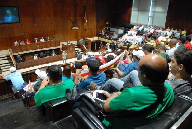 Justi&ccedil;a concede liminar que suspende reajuste do sal&aacute;rio m&iacute;nimo regional