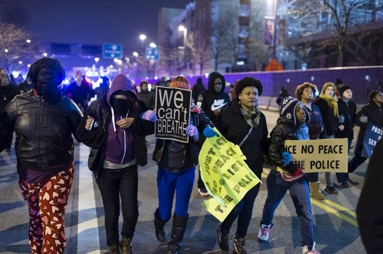 Depois da morte de um jovem negro desarmado, uma s&eacute;rie de protestos tomou os Estados Unidos