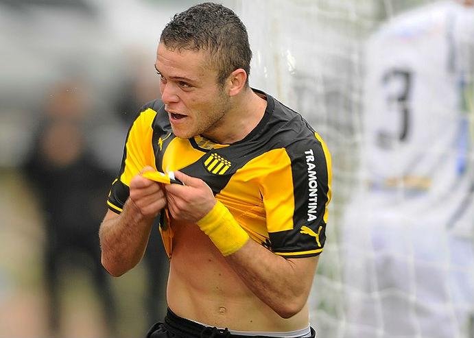 Imprensa do Uruguai revela interesse do Inter em atacante do Pe&ntilde;arol 