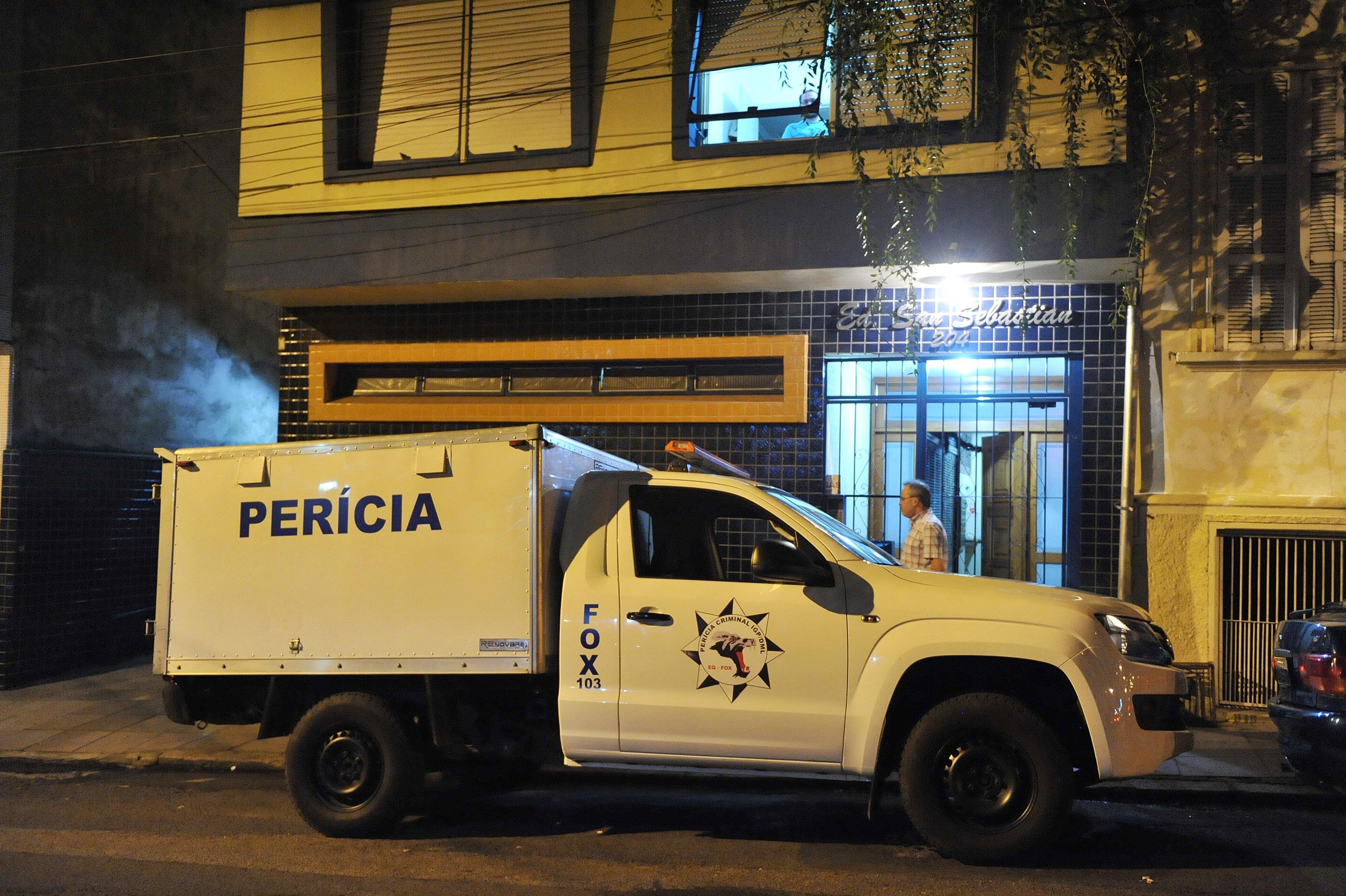Zelador teria esfaqueado moradora e sua filha em pr&eacute;dio da Duque de Caxias