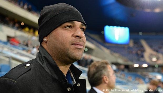 Le Havre anuncia acordo com Adriano 