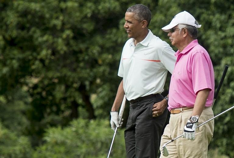 Najib Razak &eacute; o alvo maior dessas cr&iacute;ticas, por ter sido fotografado jogando golfe com Obama