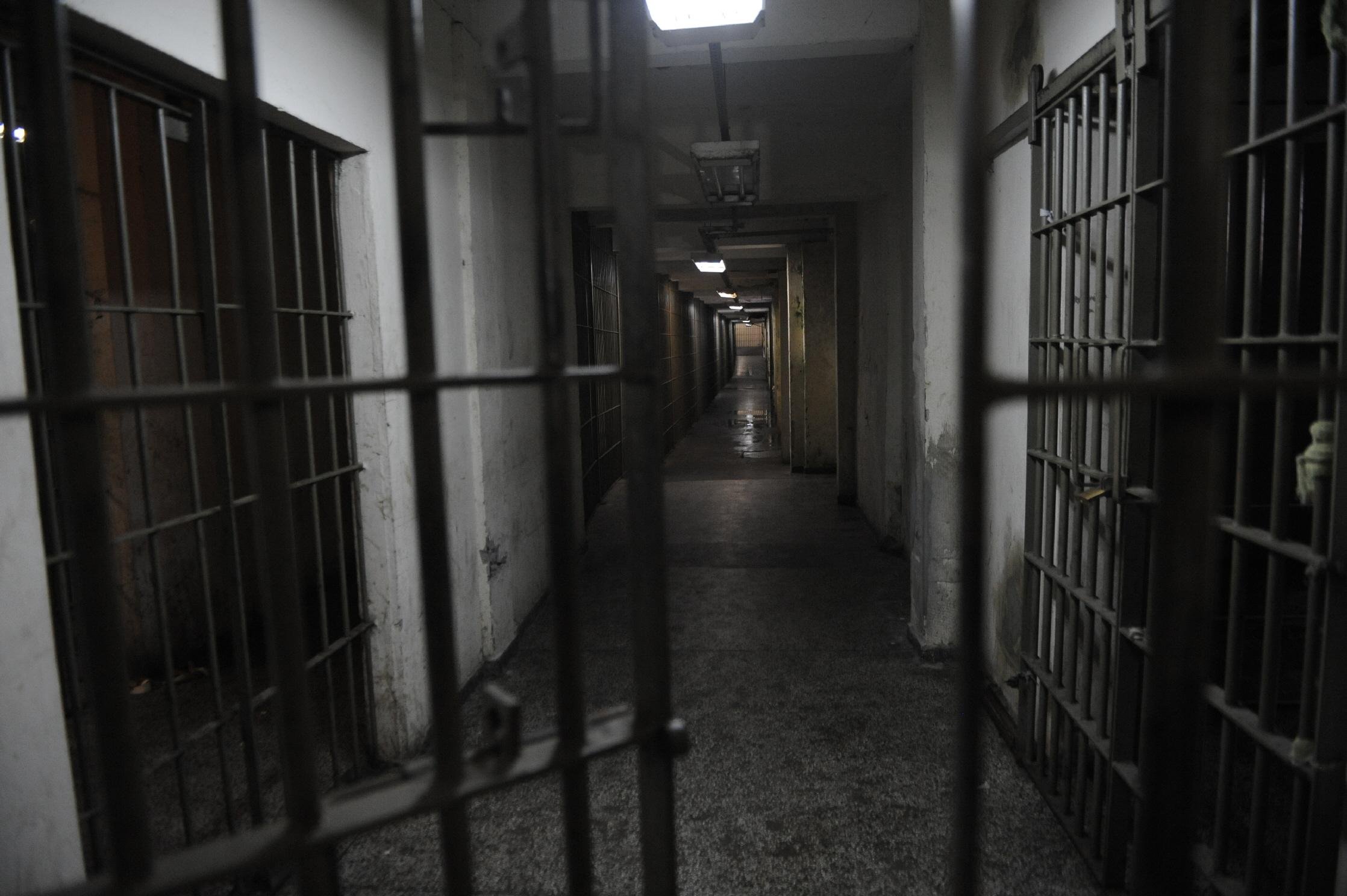 Presidi&aacute;rios t&ecirc;m direito a passarem 35 dias do ano em liberdade