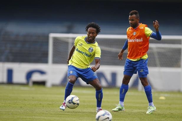 Z&eacute; Roberto vai jogar no Palmeiras em 2015