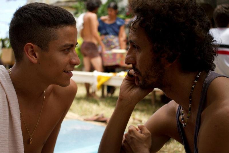 Produ&ccedil;&atilde;o narra romance entre  l&iacute;der da trupe de cabar&eacute; anarquista e um soldado